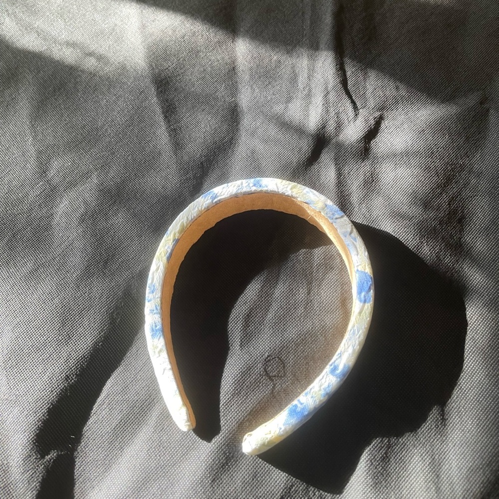 Blue Floral Padded Headband with Textured Fabric